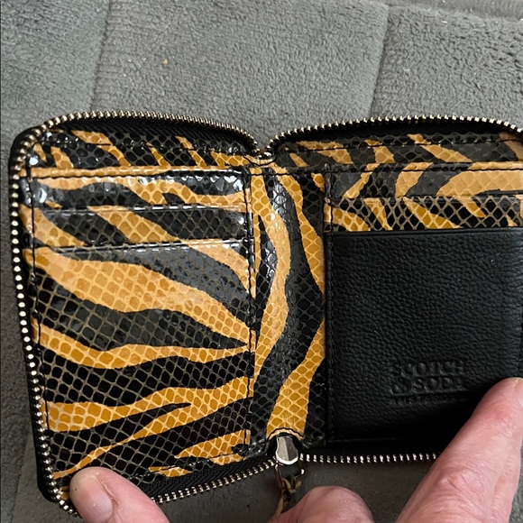 Scotch & Soda Black and Tan Wallet 4x4 credit card holders(6) and cash - Picture 2 of 4